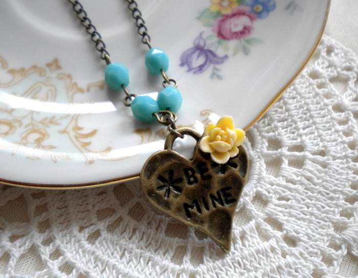 Heart Necklace - Flower Cabochon Necklace - Turquoise Necklace