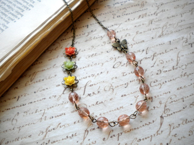 Flower Necklace Peach Butterfly