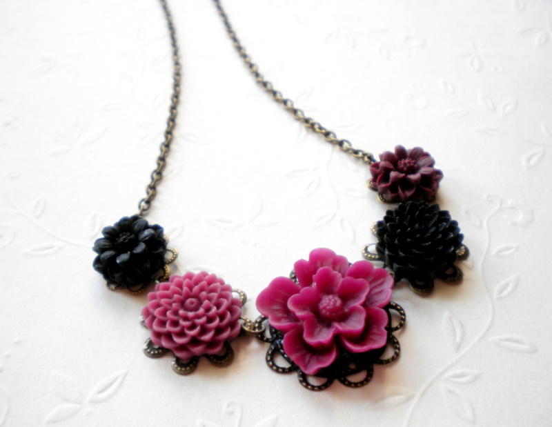 Flower Necklace - Purple Black Flower Cabochon Necklace - Vintage Necklace