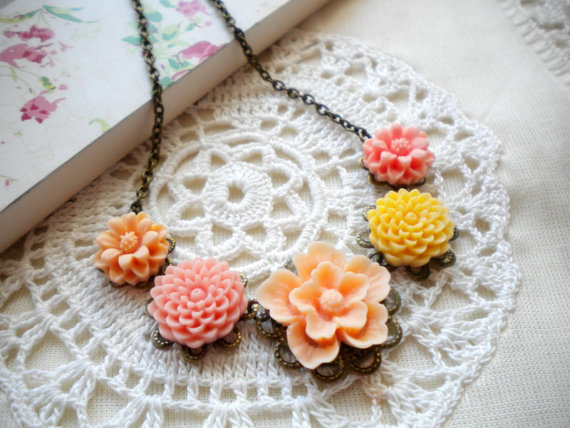 Flower Necklace - Peach Yellow Flower Cabochon Necklace - Vintage Necklace - Bridesmaid Necklace